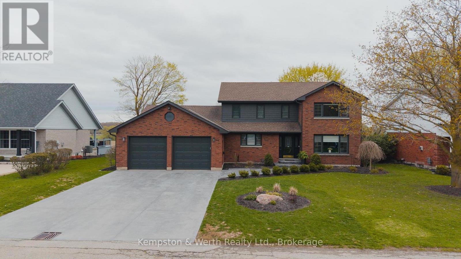890 PERKIN CRESCENT - 40