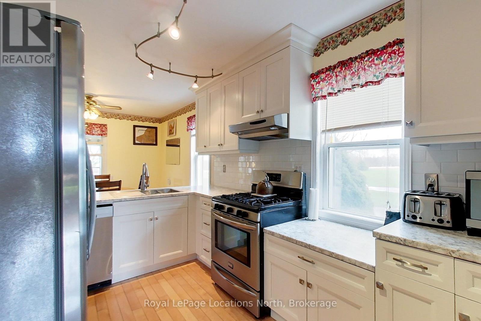138268 GREY 112 ROAD - 12