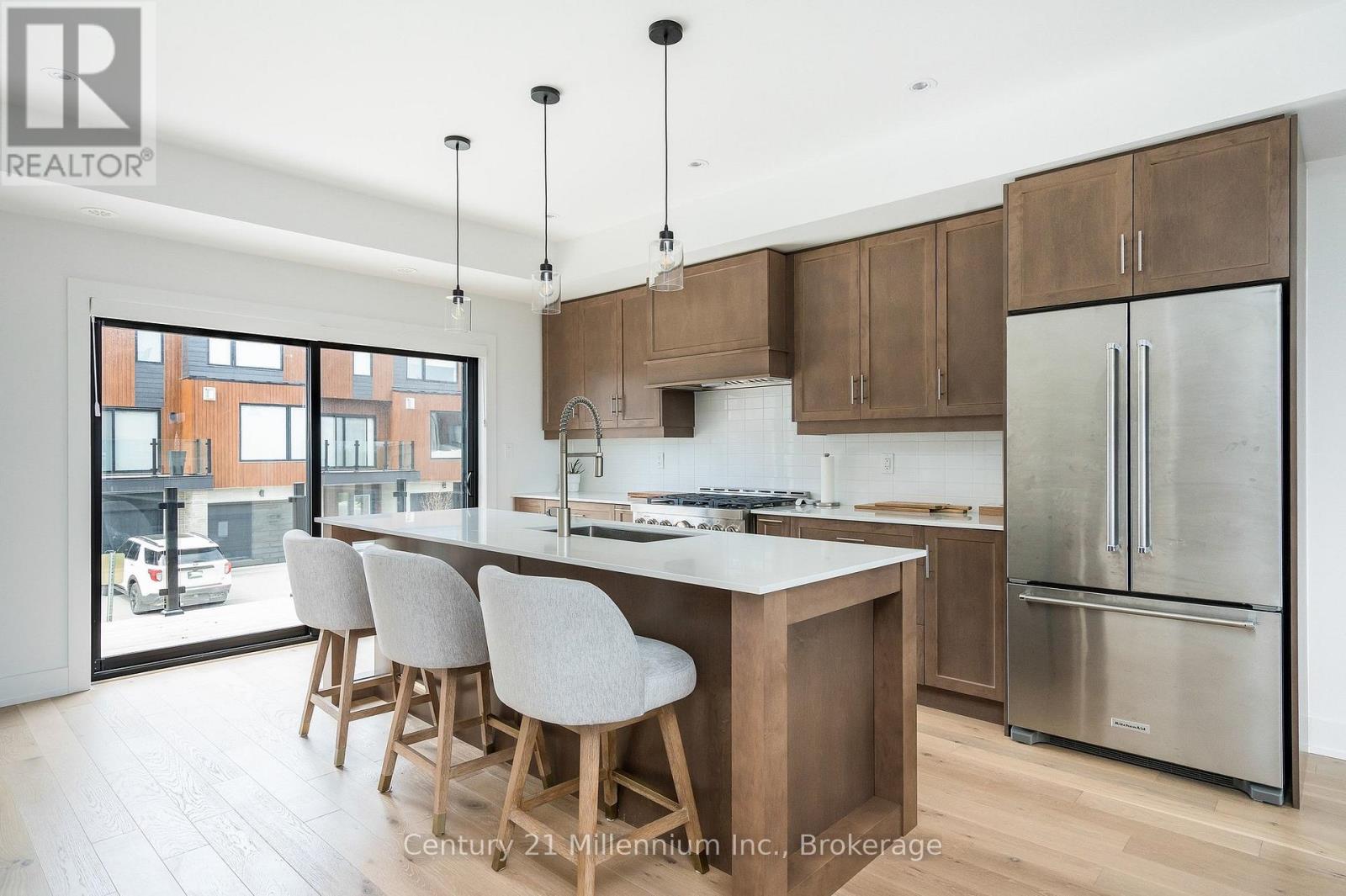 ## 2 117 SLADDEN COURT - 6