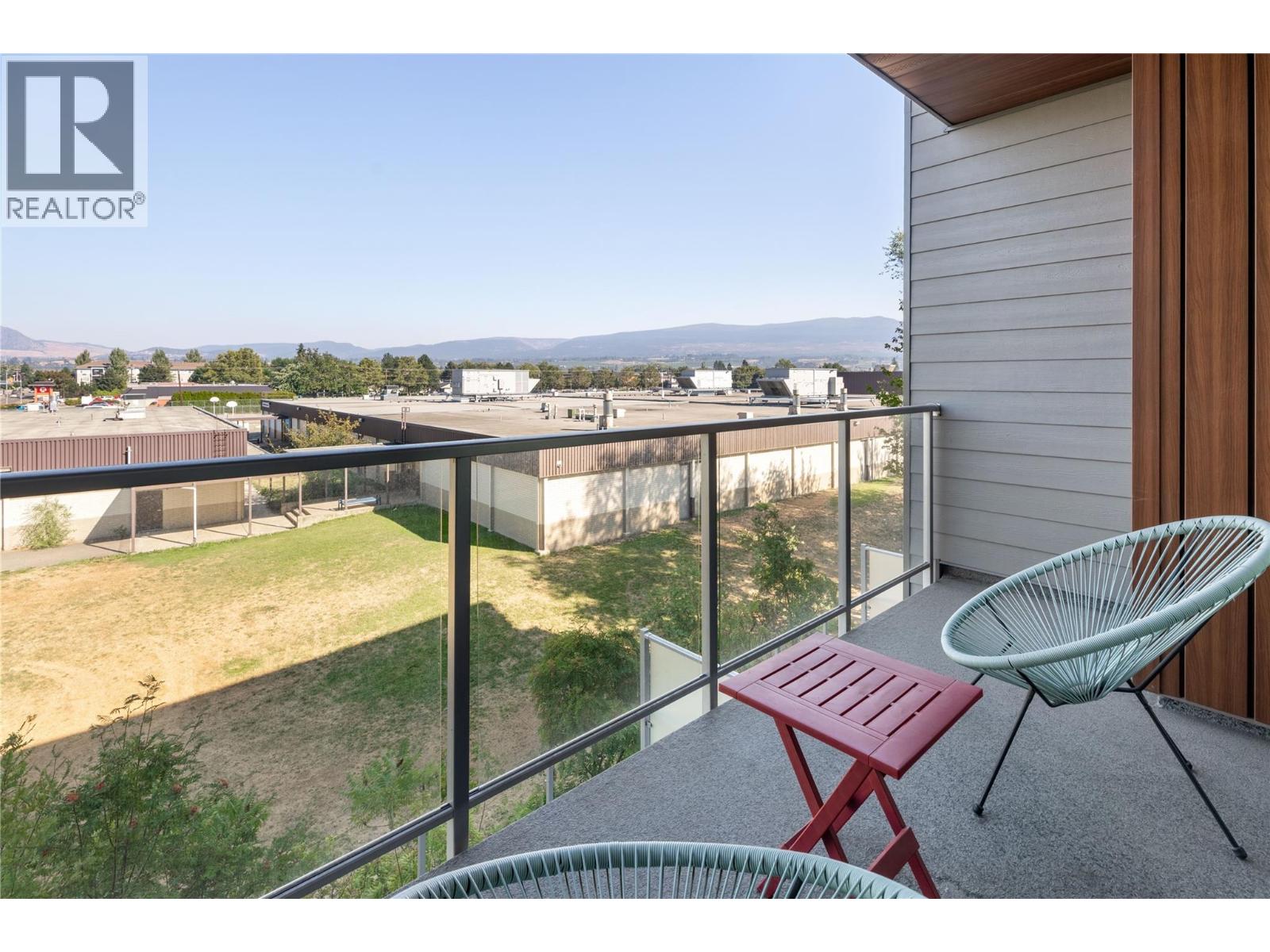 309 1083 KLO Road, Kelowna