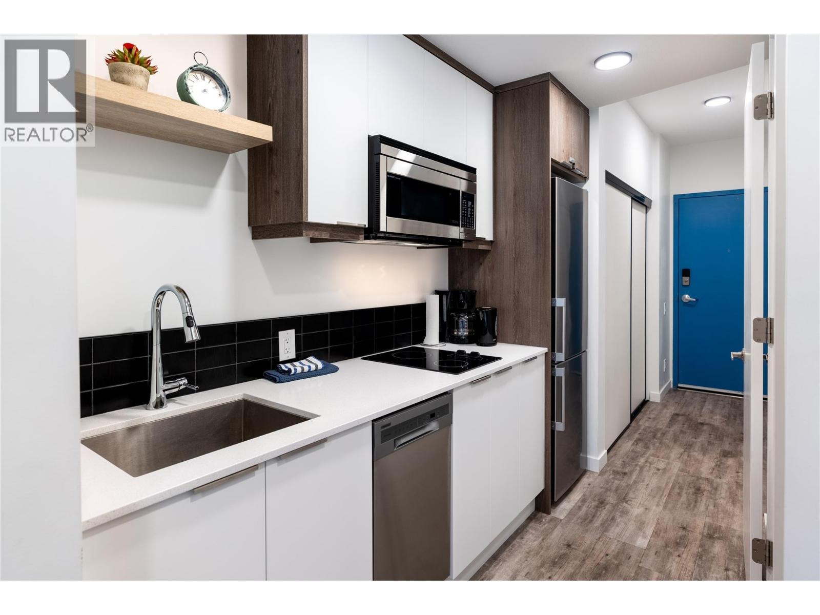 309 1083 KLO Road, Kelowna