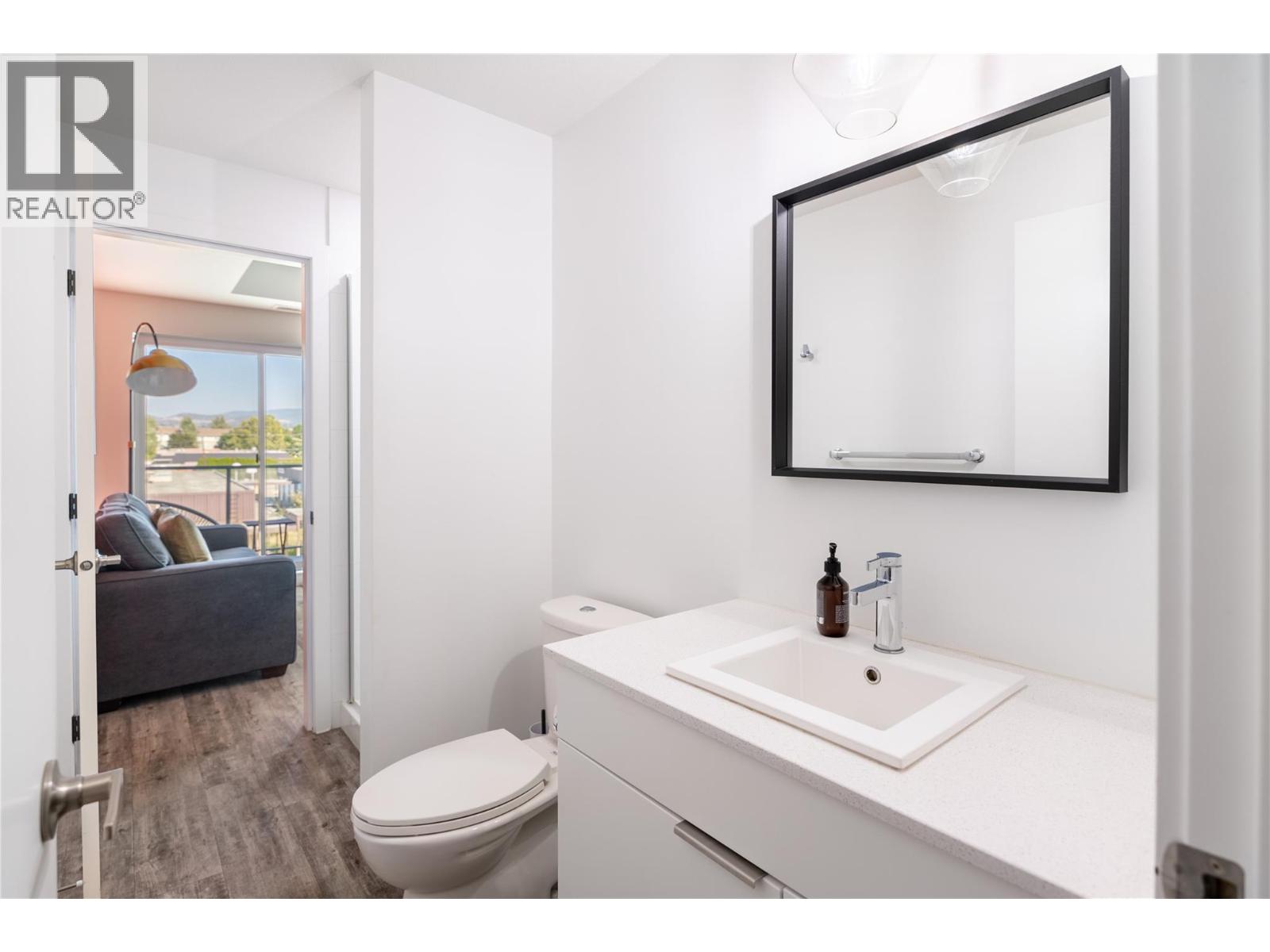 309 1083 KLO Road, Kelowna