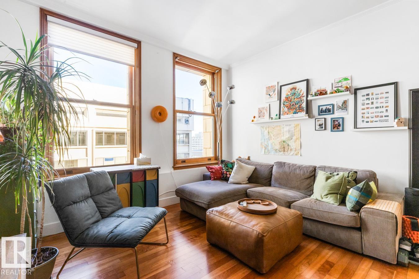 #909 10134 100 ST NW - 11