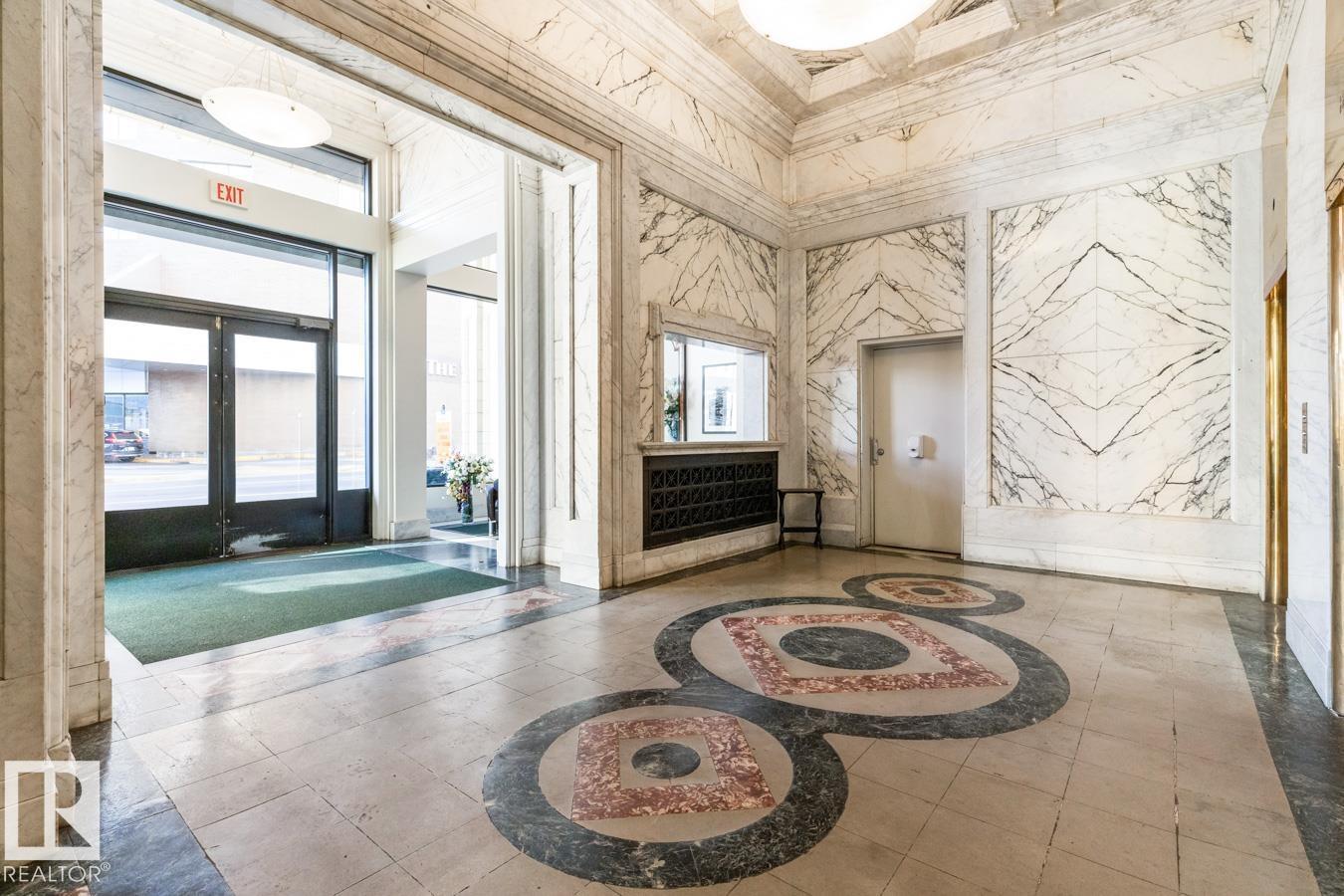 #909 10134 100 ST NW - 25