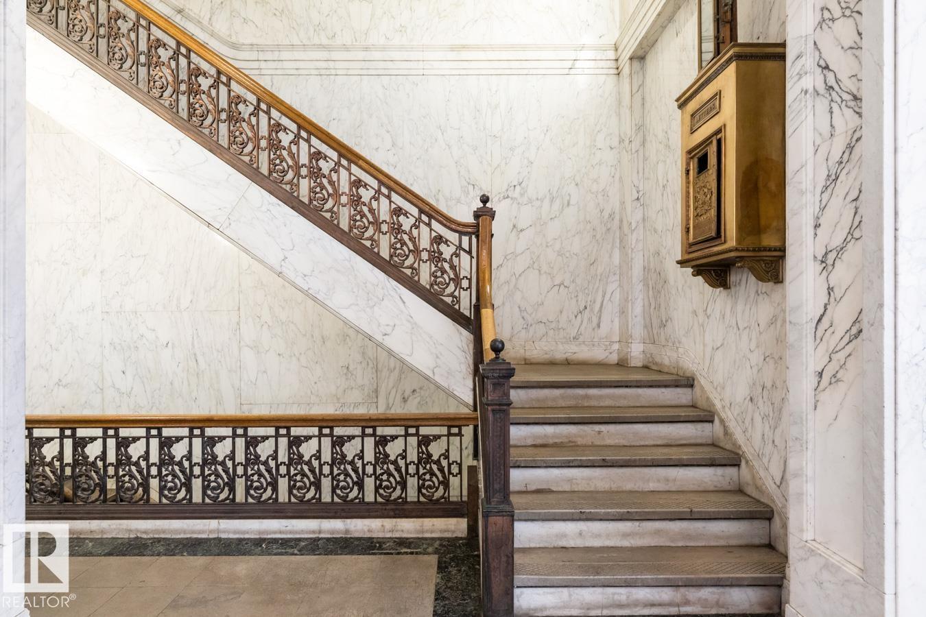 #909 10134 100 ST NW - 27