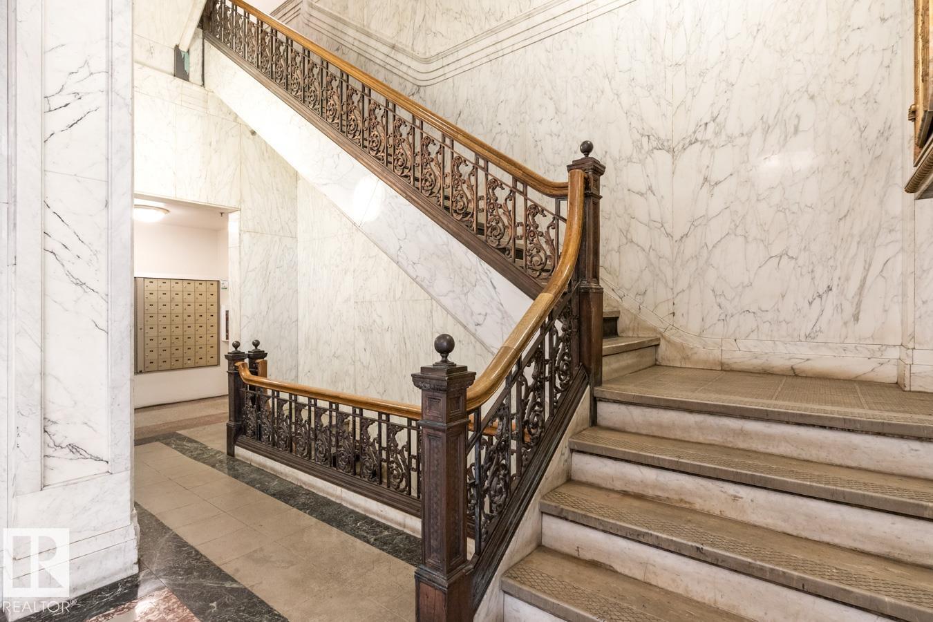 #909 10134 100 ST NW - 28
