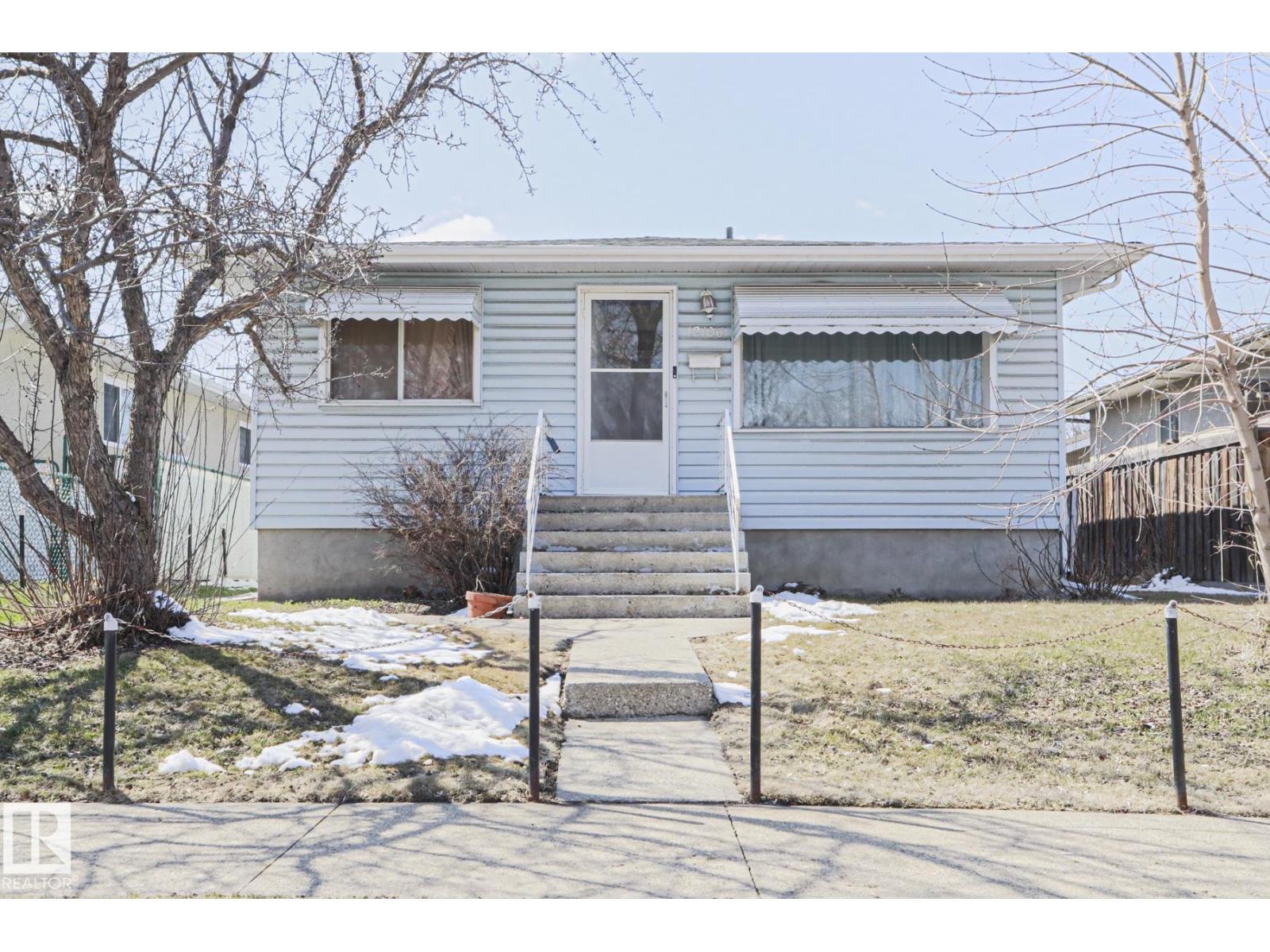 12106 43 ST NW, Edmonton