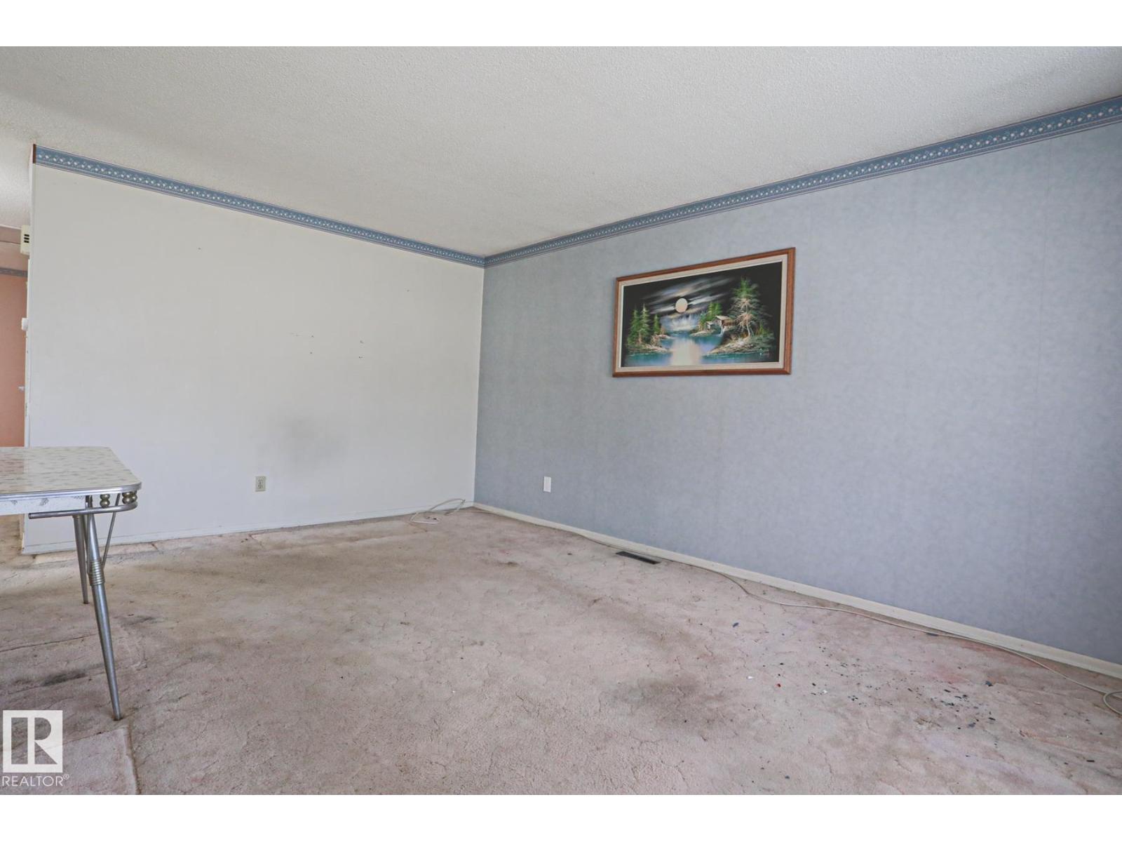 12106 43 ST NW, Edmonton