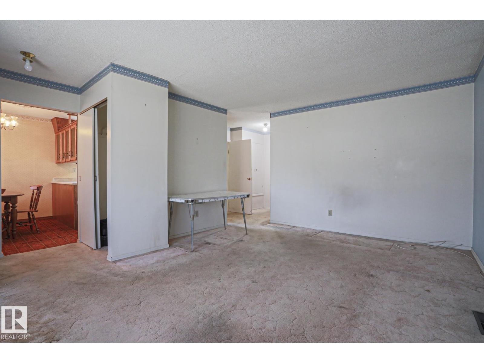 12106 43 ST NW, Edmonton