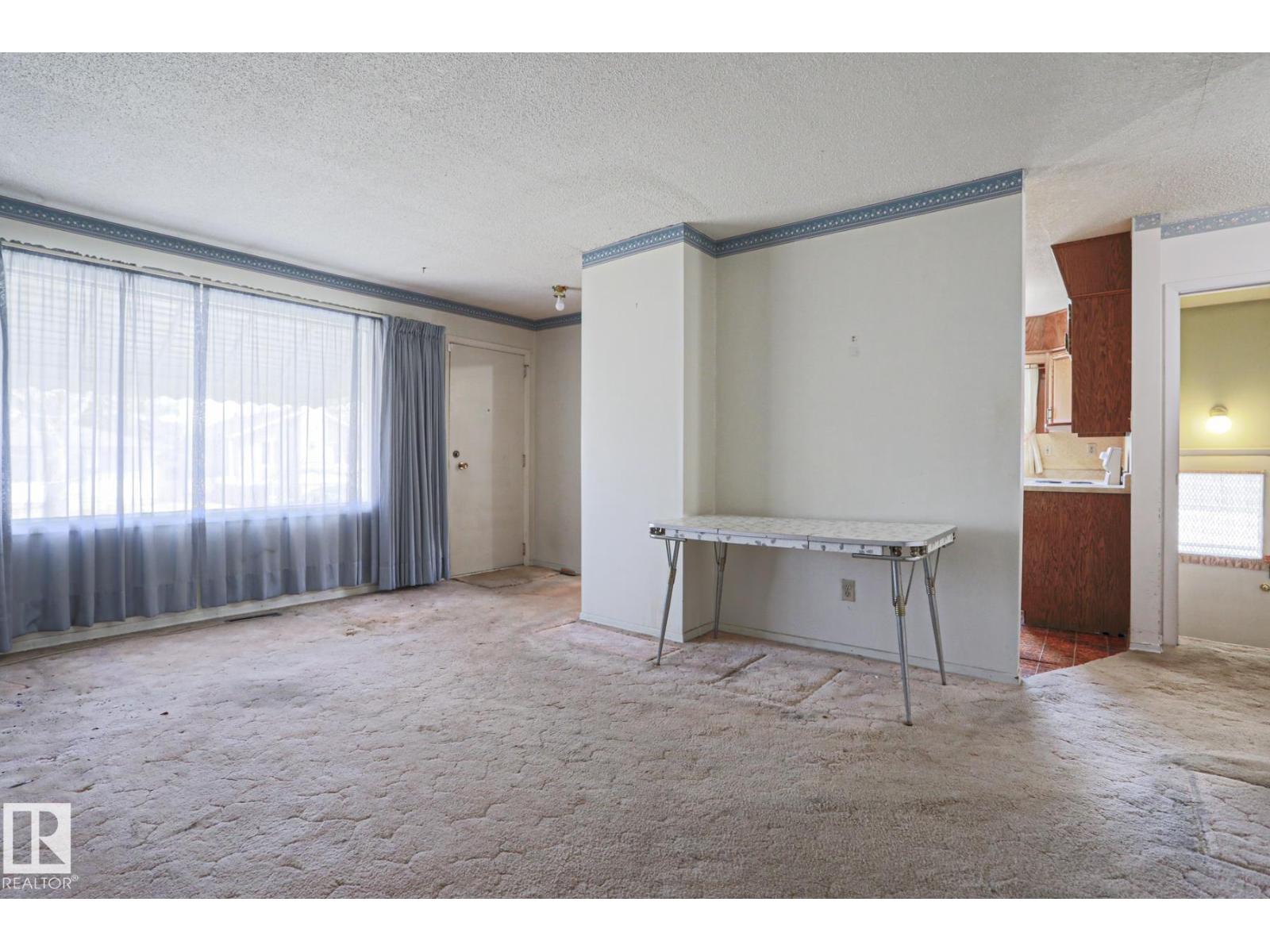 12106 43 ST NW, Edmonton