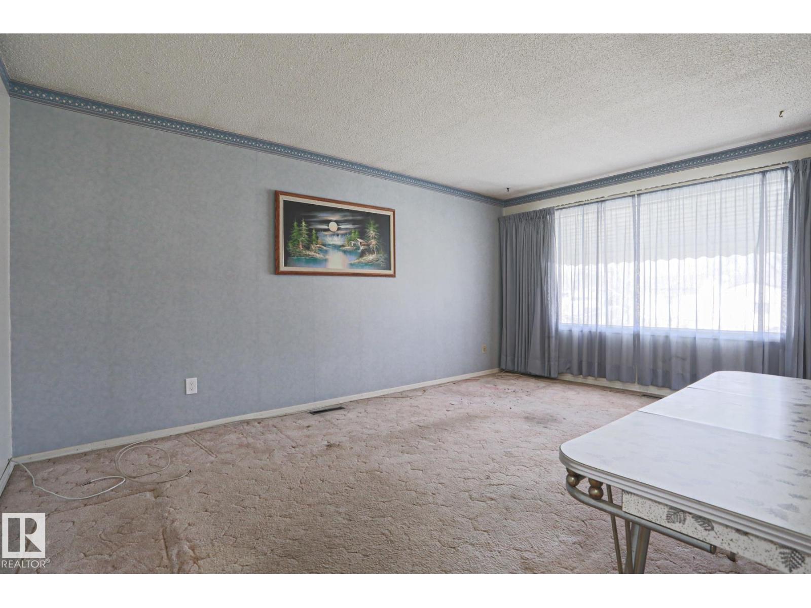 12106 43 ST NW, Edmonton