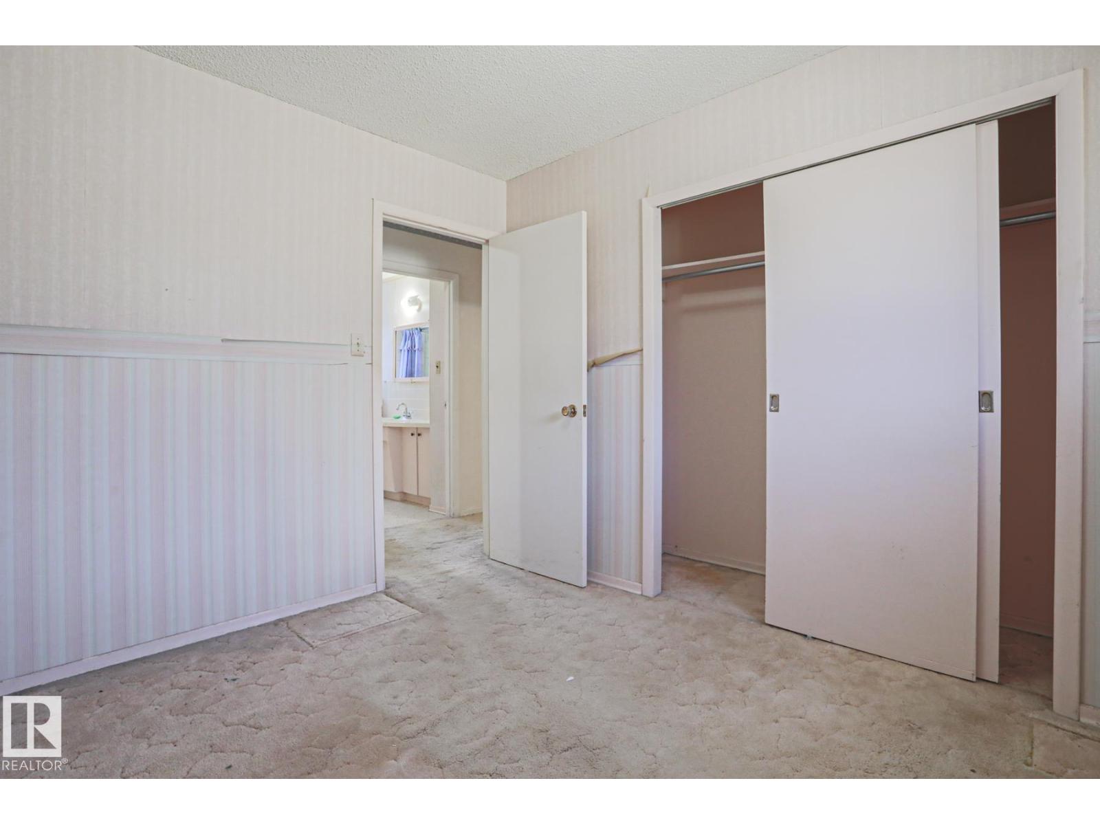 12106 43 ST NW, Edmonton