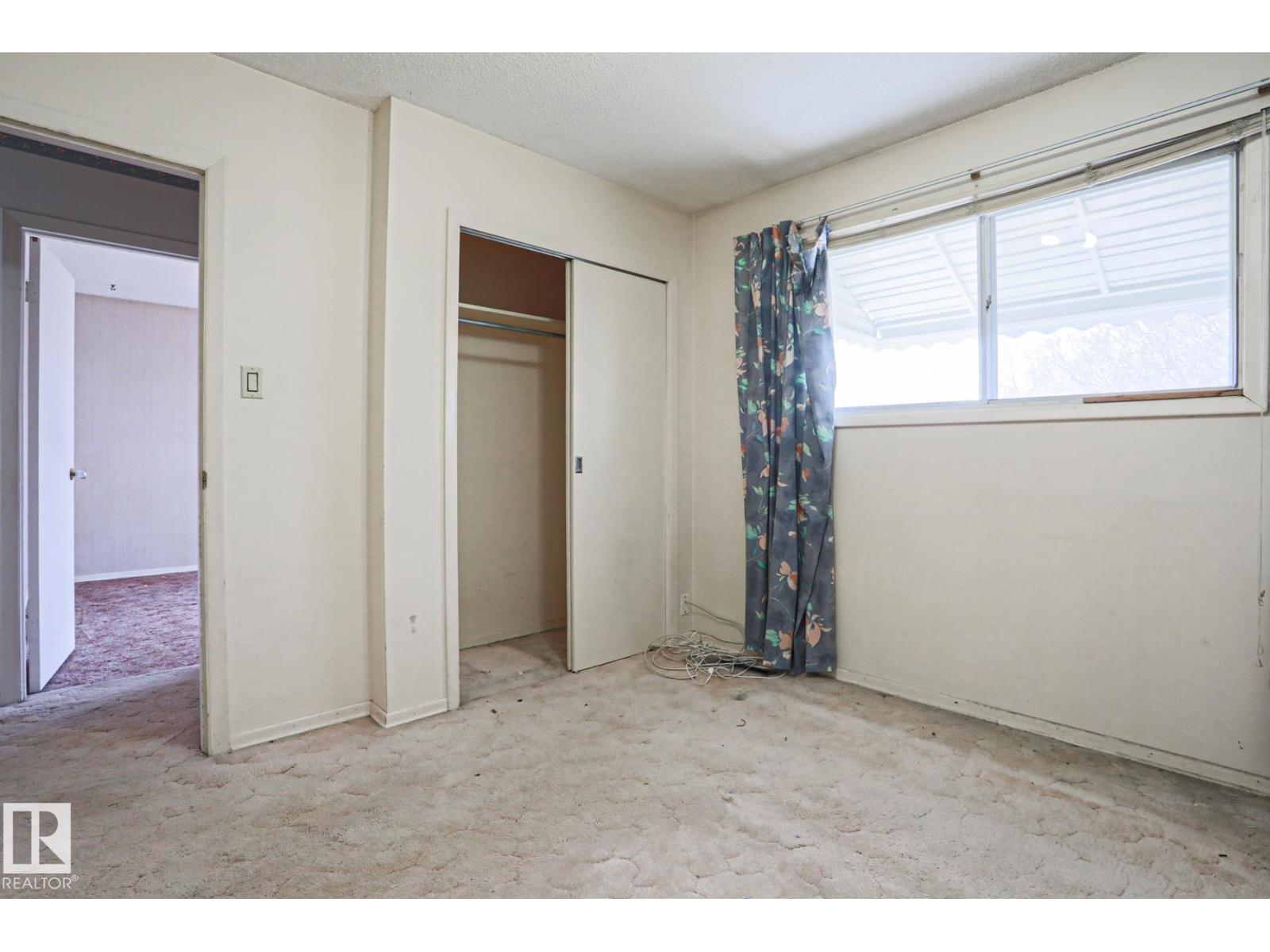 12106 43 ST NW, Edmonton