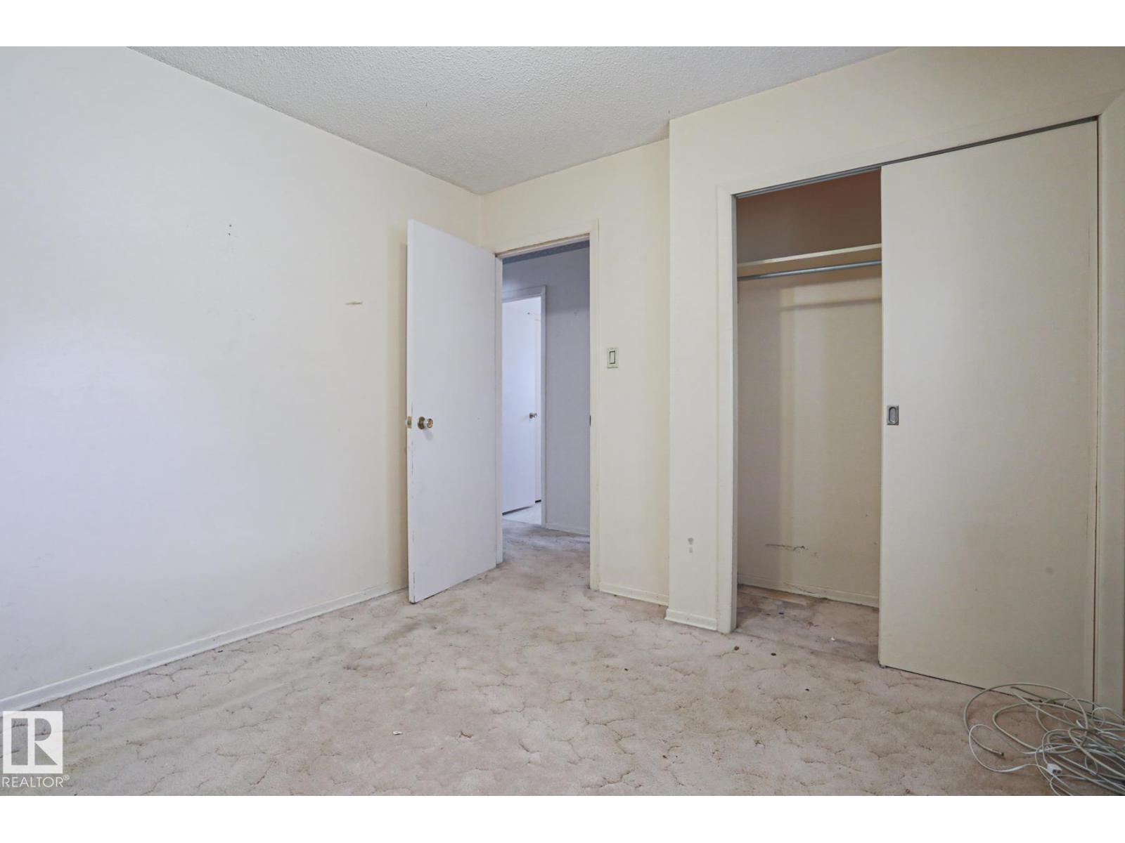 12106 43 ST NW, Edmonton