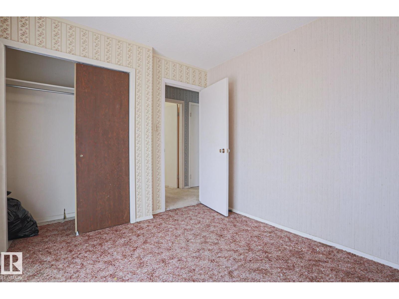 12106 43 ST NW, Edmonton
