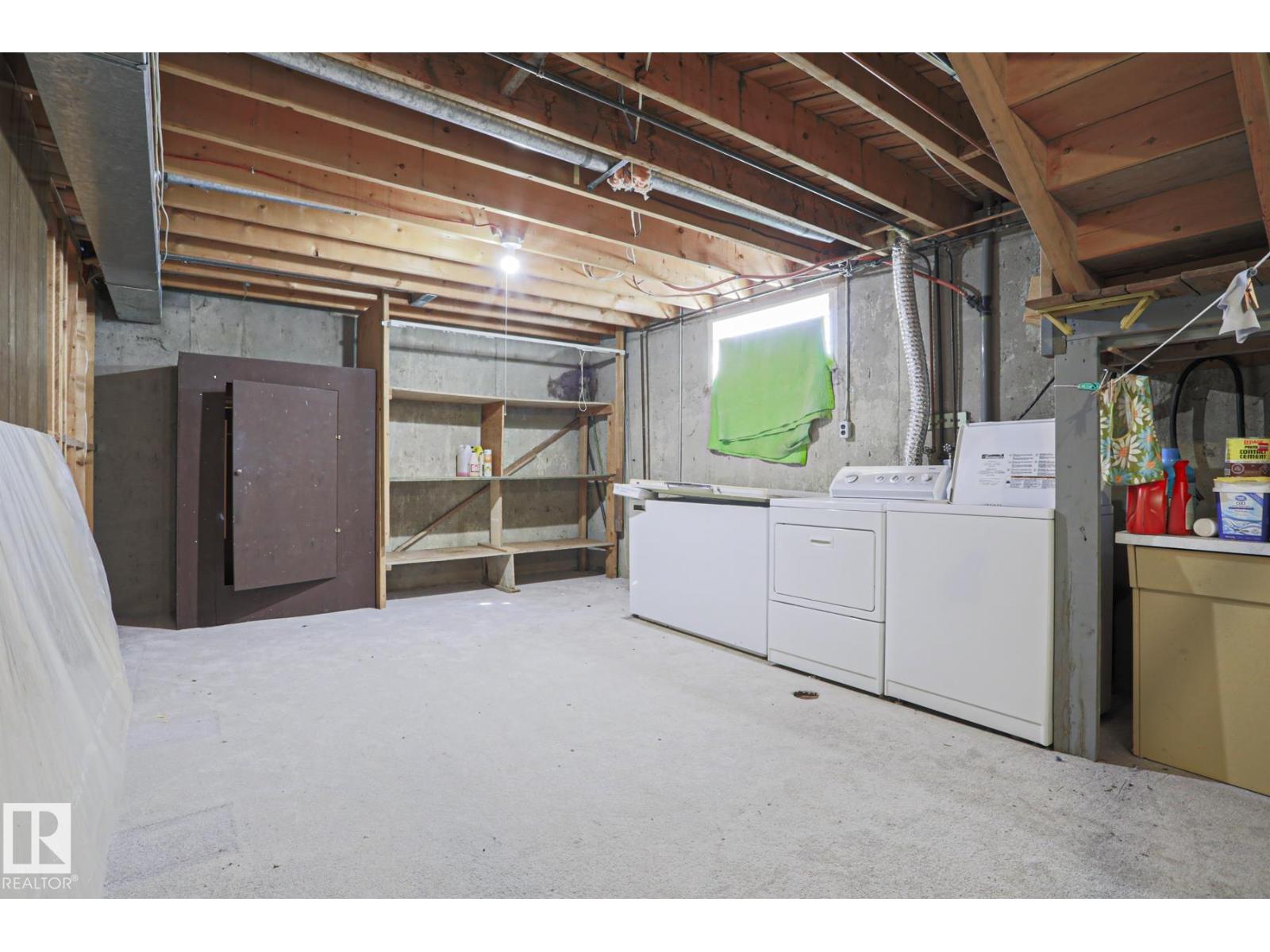 12106 43 ST NW, Edmonton