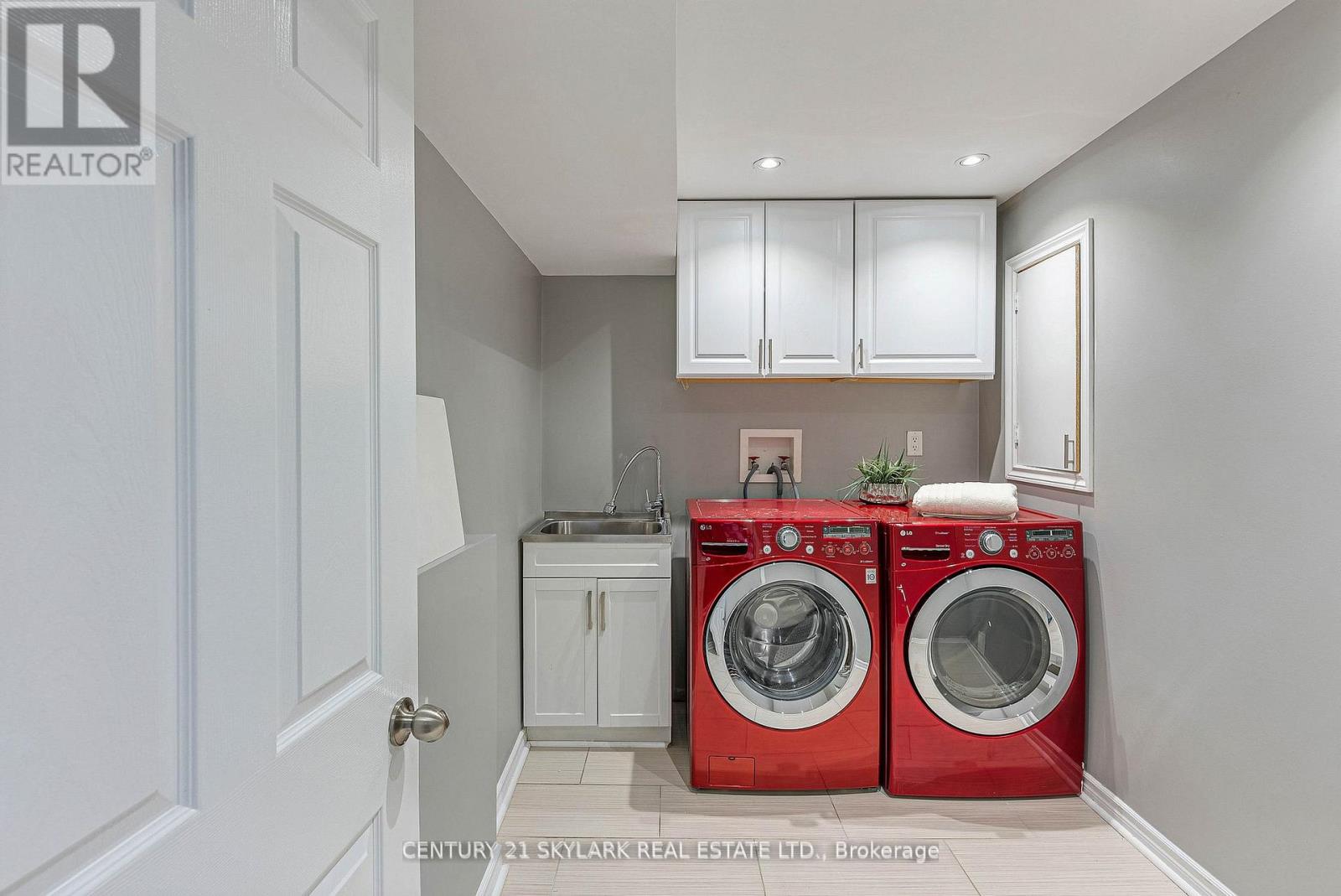 12 CARRINGTON PLACE - 33