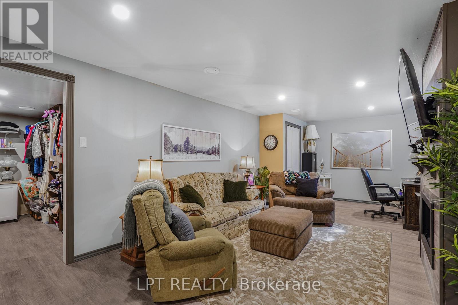 8180 GIBBS ROAD - 43