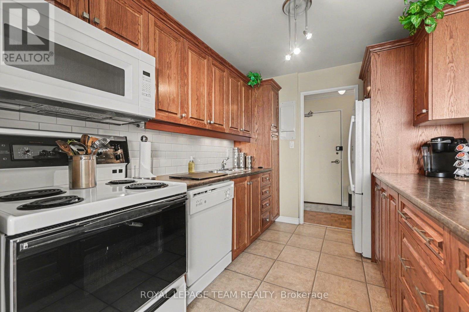 #1101 2625 REGINA STREET - 11