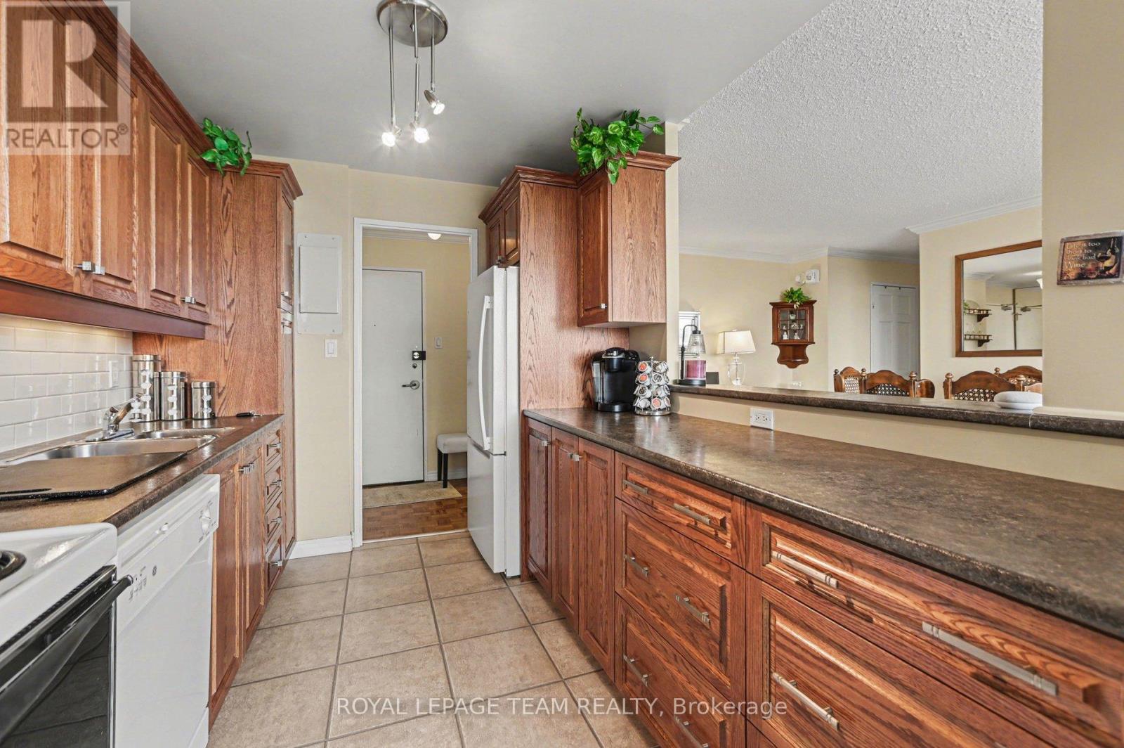 #1101 2625 REGINA STREET - 12