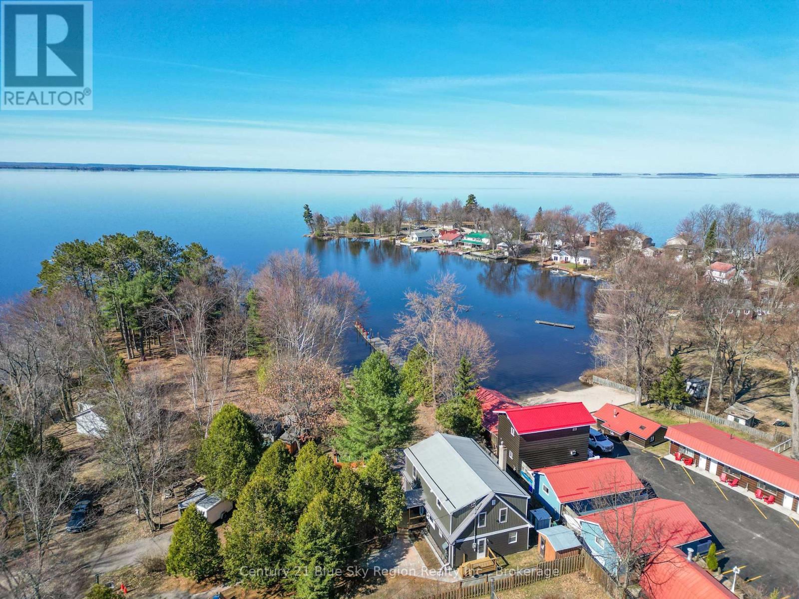 12 MOWAT CRESCENT - 2