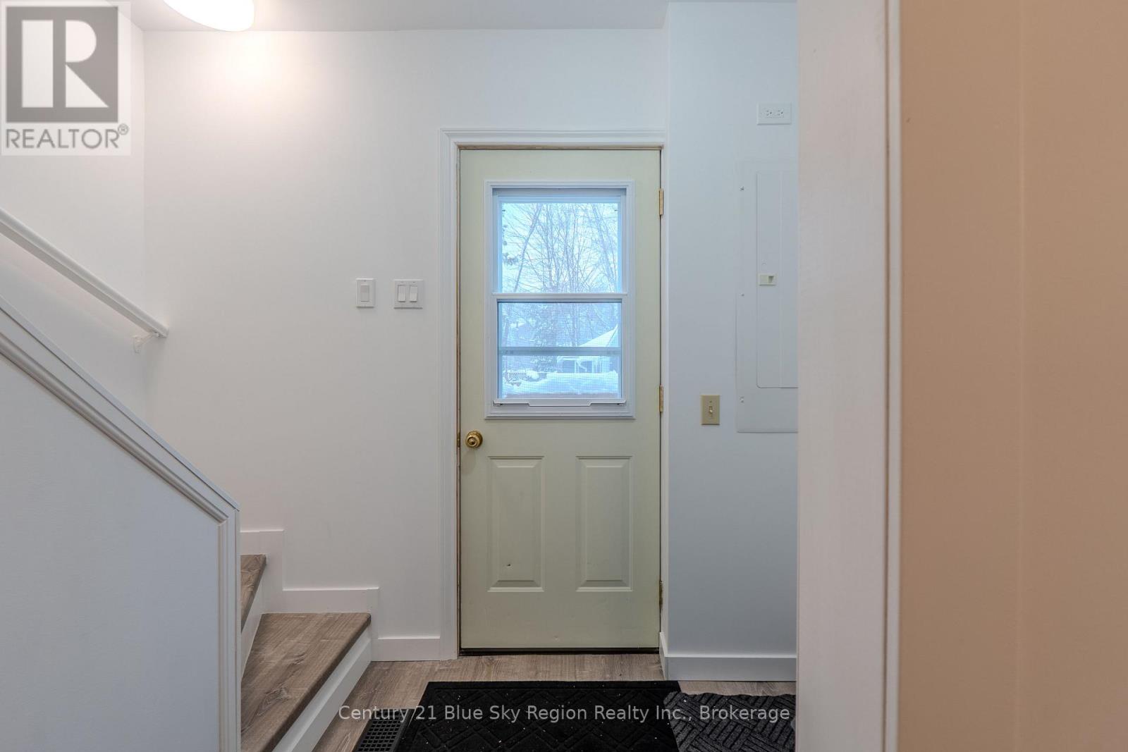 12 MOWAT CRESCENT - 29