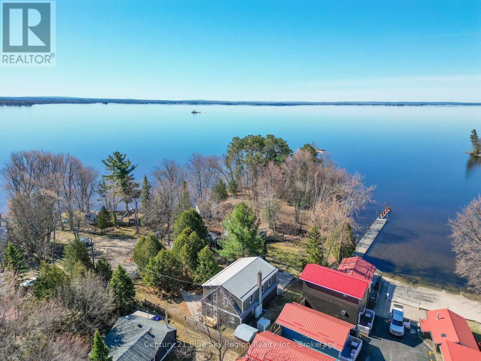 12 MOWAT CRESCENT - 4