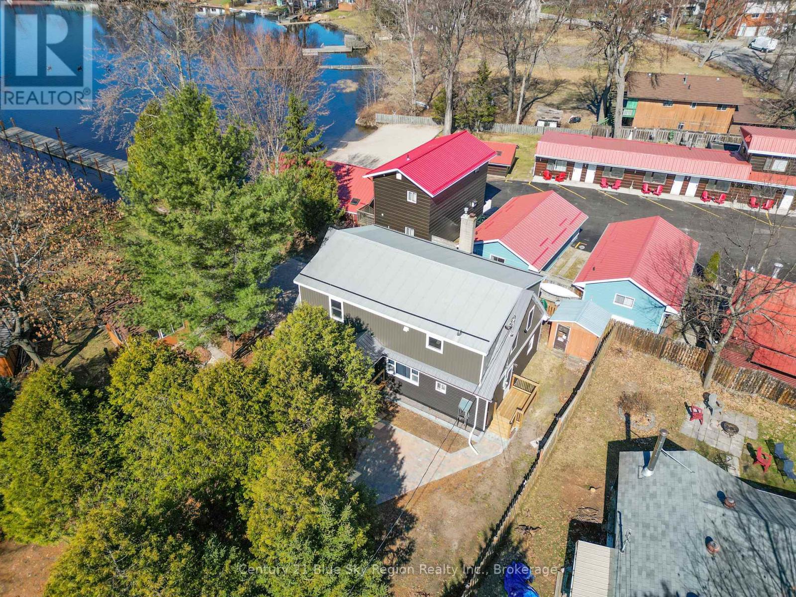 12 MOWAT CRESCENT - 45