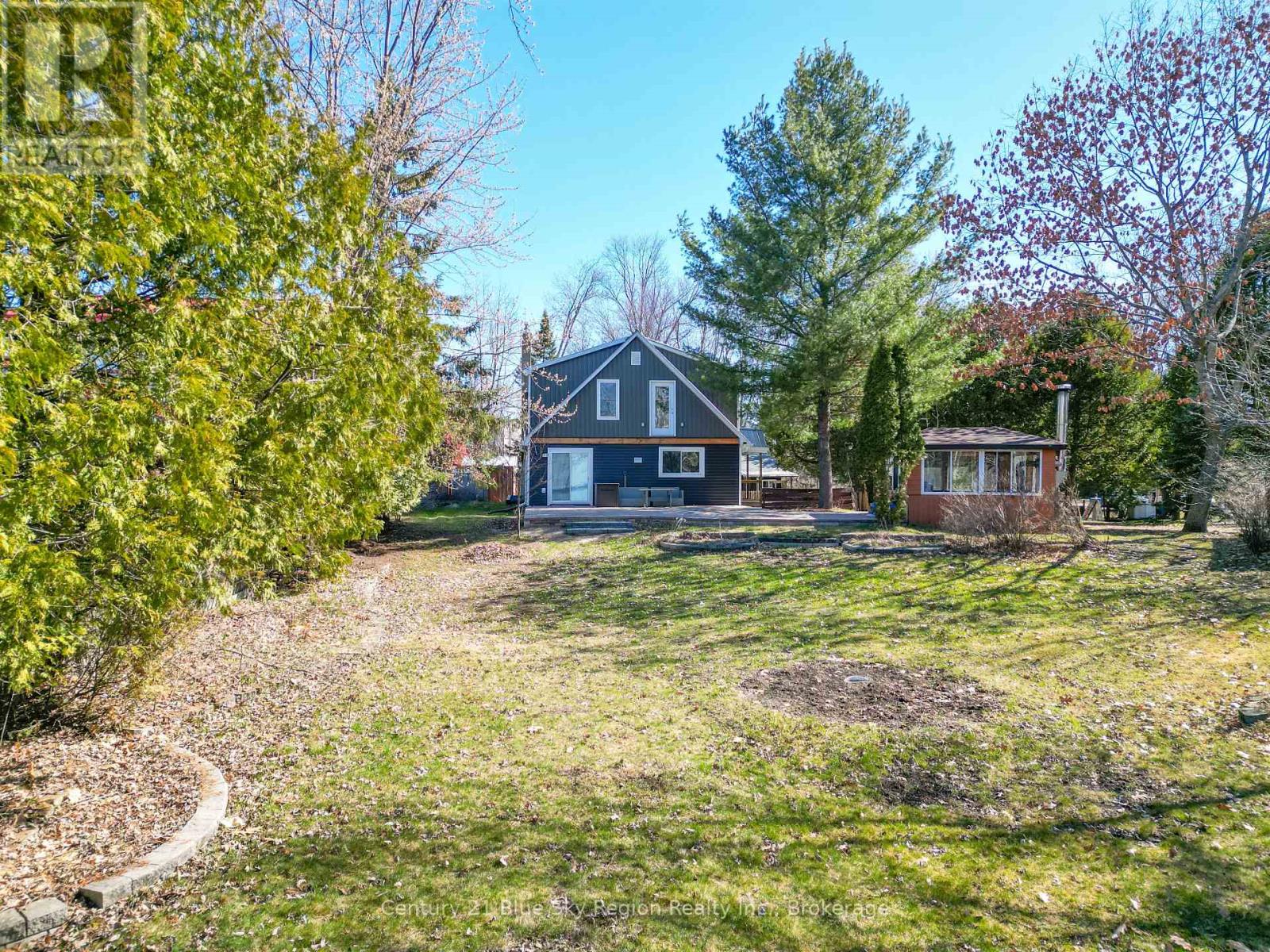12 MOWAT CRESCENT - 5