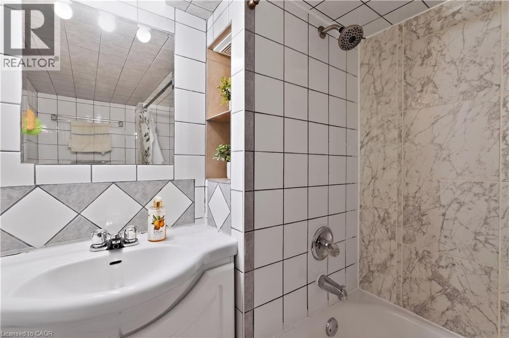 465 OTTAWA Street N, Hamilton, Ontario, L8H4A4 — Photo 32