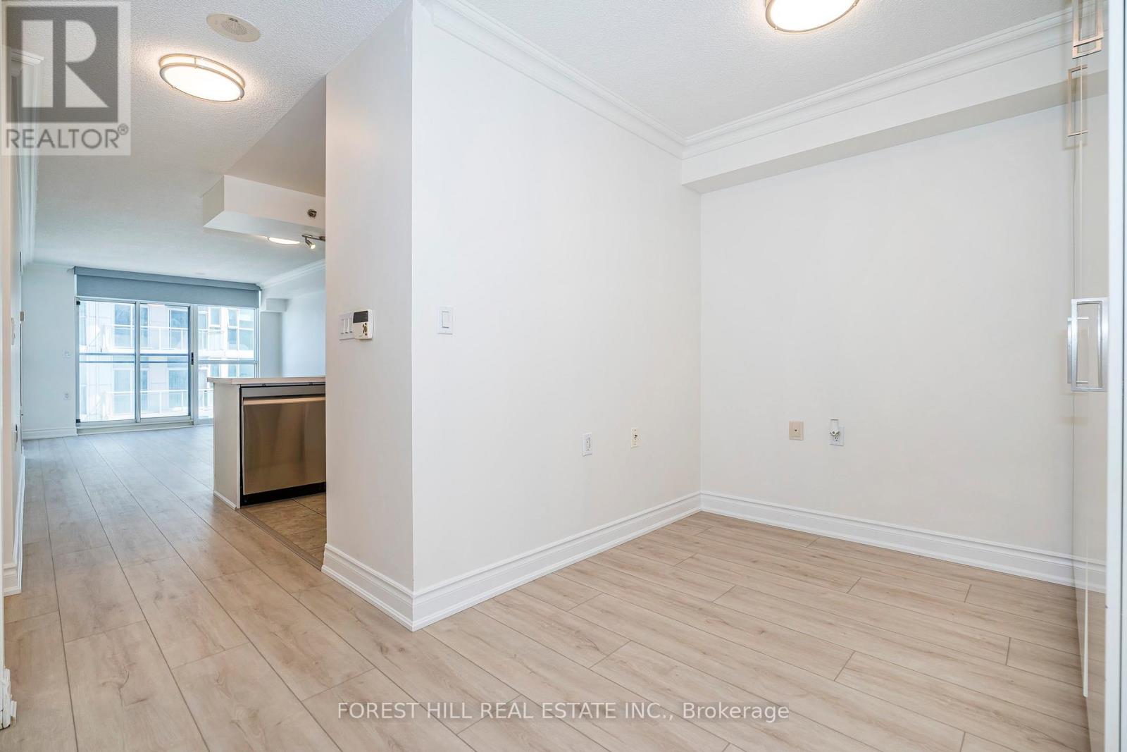 709 - 3 MARINE PARADE DRIVE - photo 2