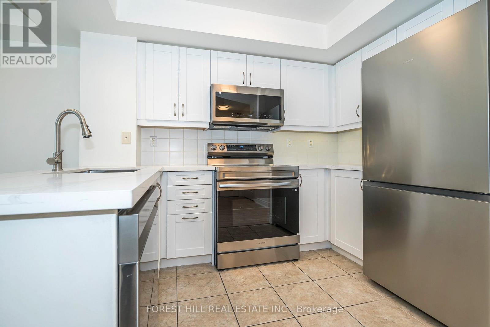 709 - 3 MARINE PARADE DRIVE - photo 4
