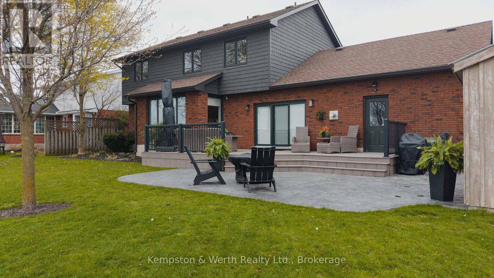 890 PERKIN CRESCENT - 43