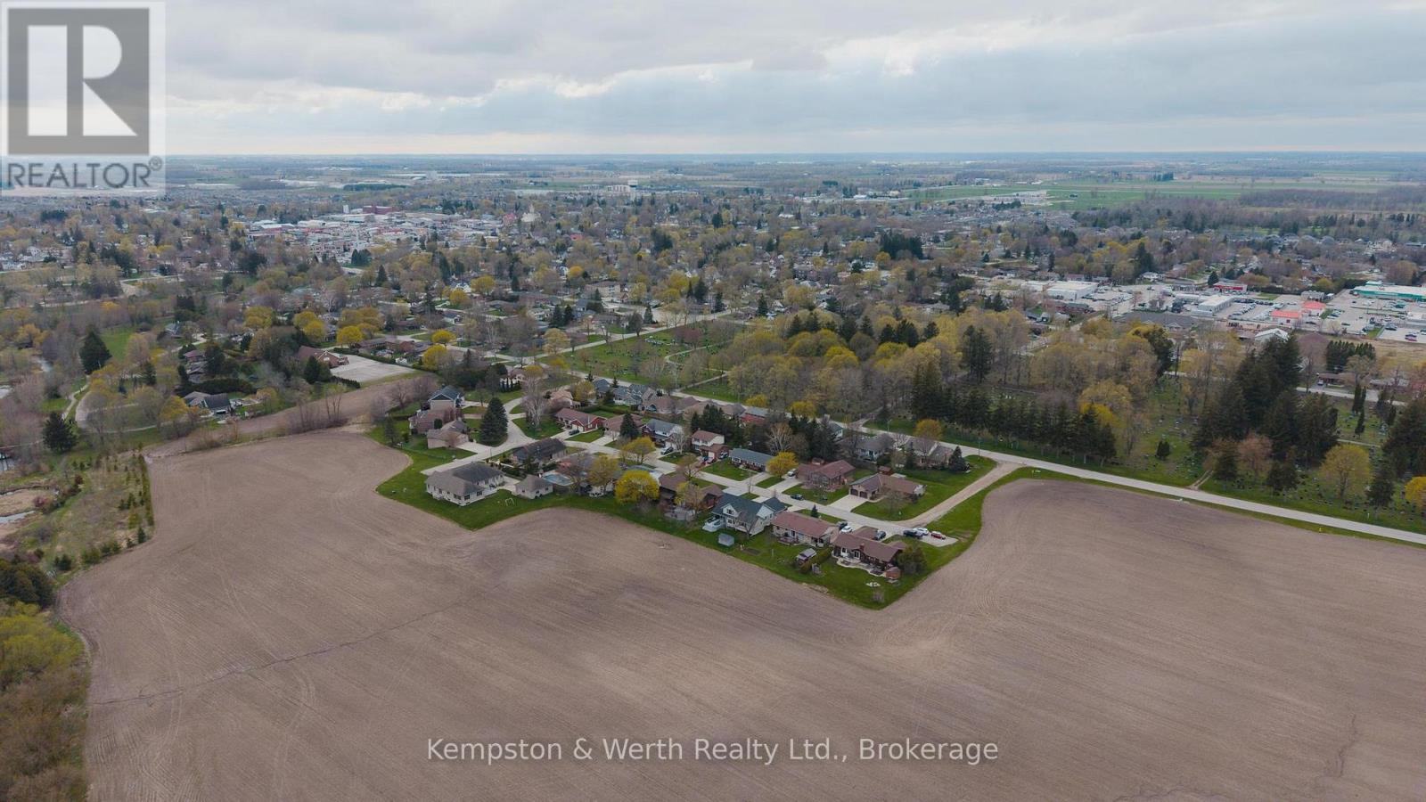 890 PERKIN CRESCENT - 47