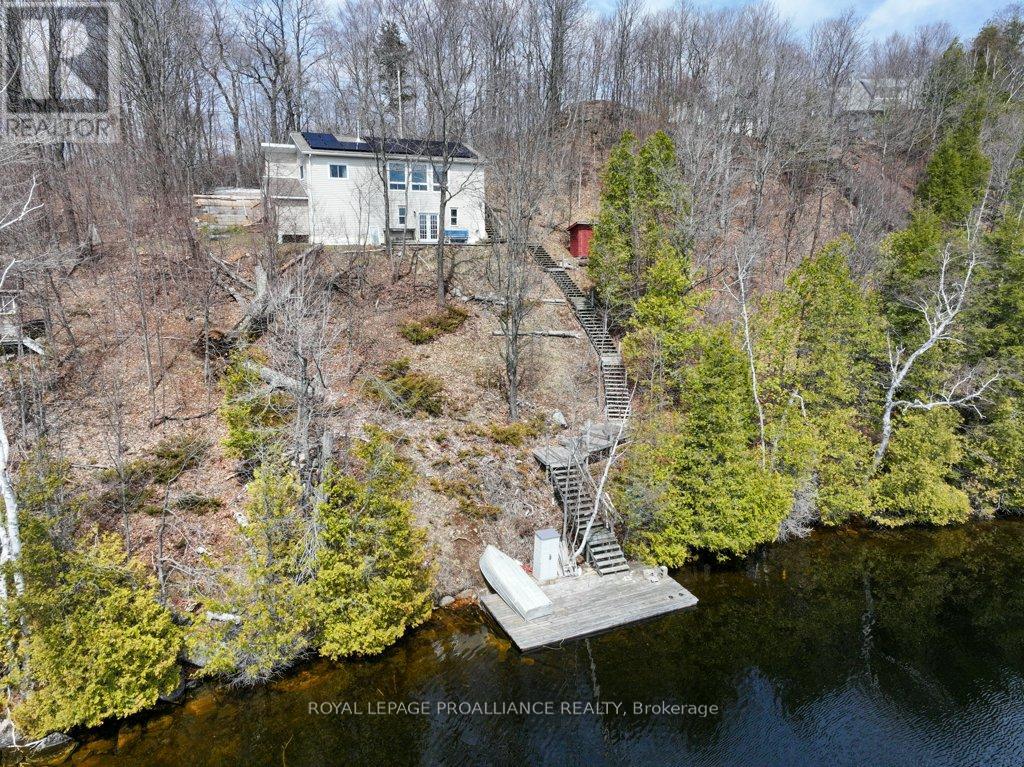 1076 VALLEY LANE - 46