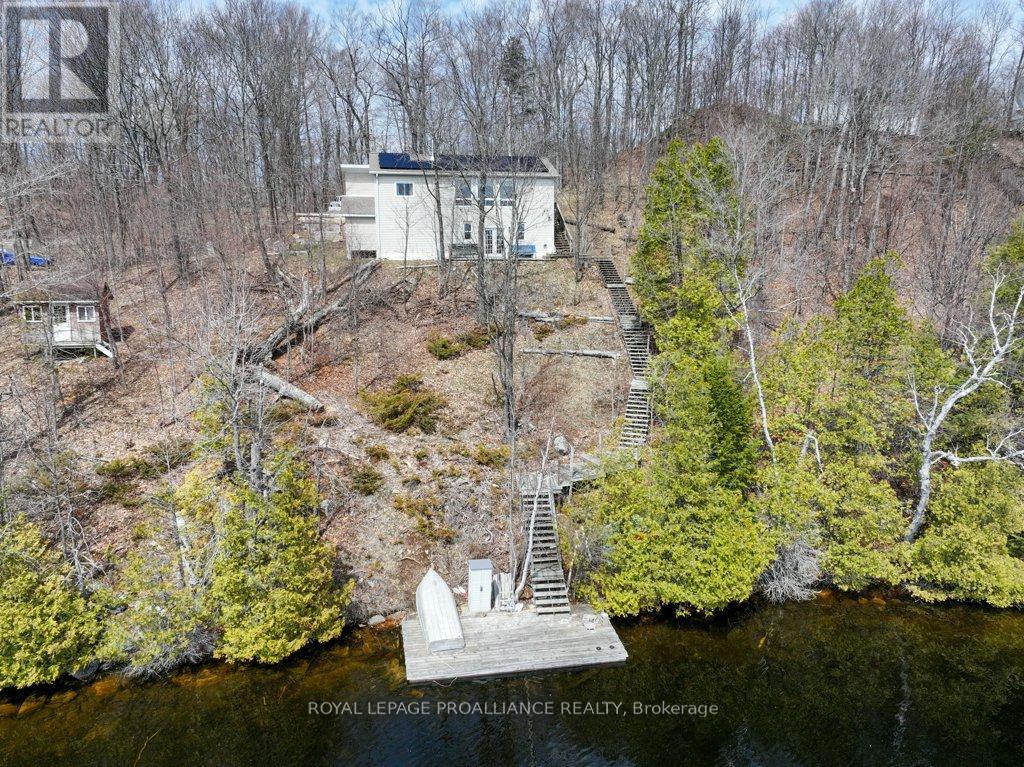 1076 VALLEY LANE - 35