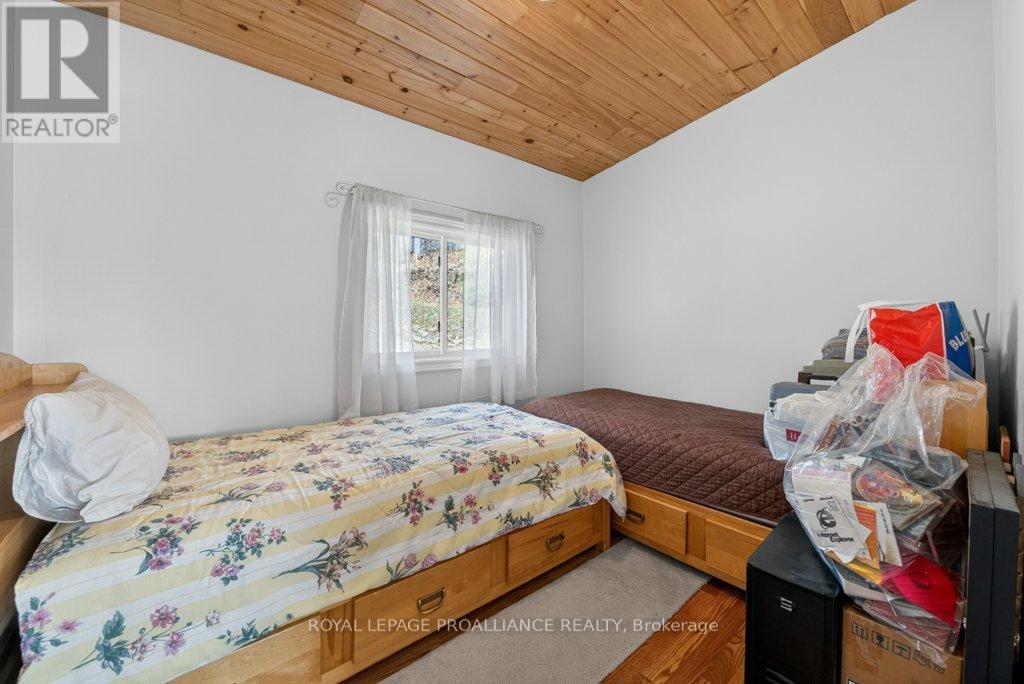 1076 VALLEY LANE - 20