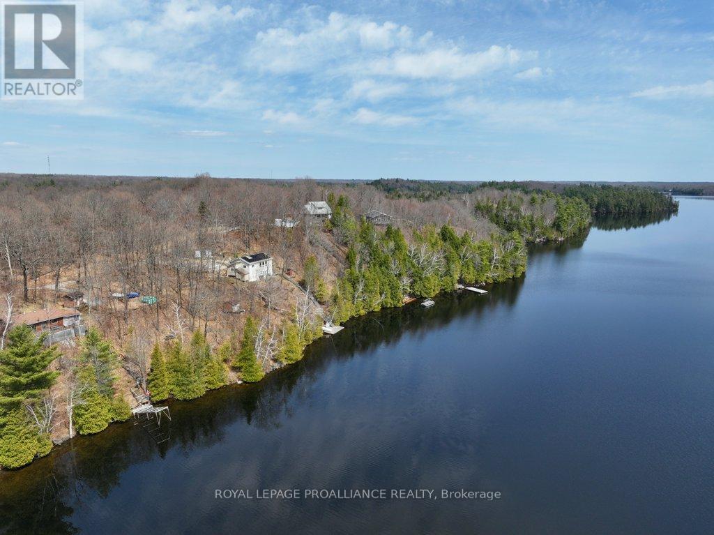 1076 VALLEY LANE - 45