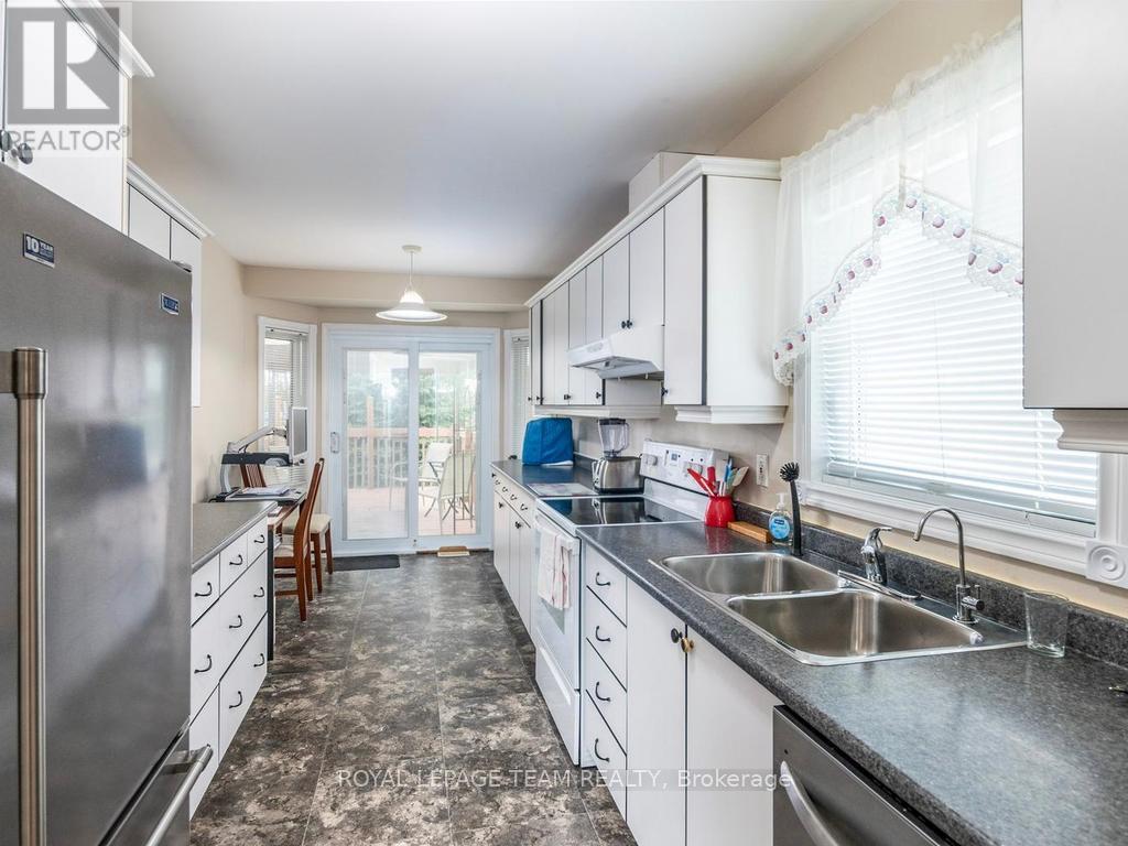 87 NAPOLEON STREET — photo 11