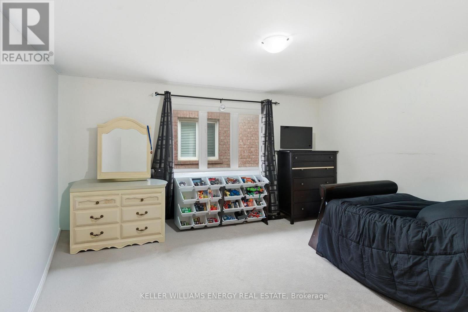 119 STEWART CRESCENT - 25