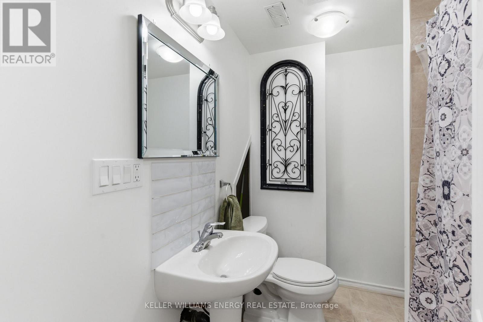 119 STEWART CRESCENT - 36