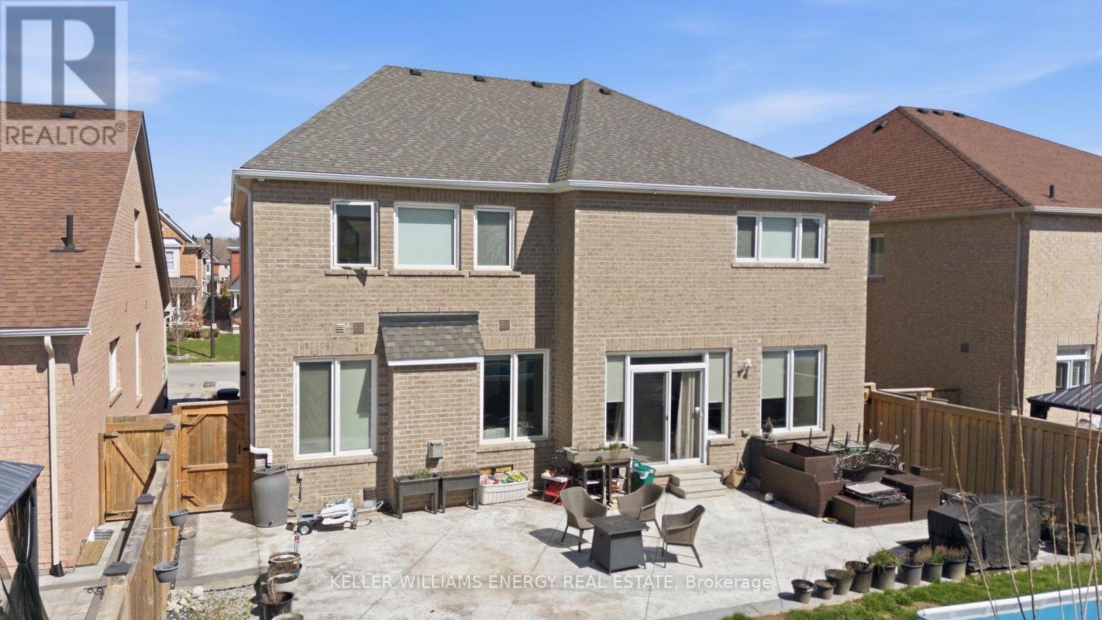 119 STEWART CRESCENT - 44