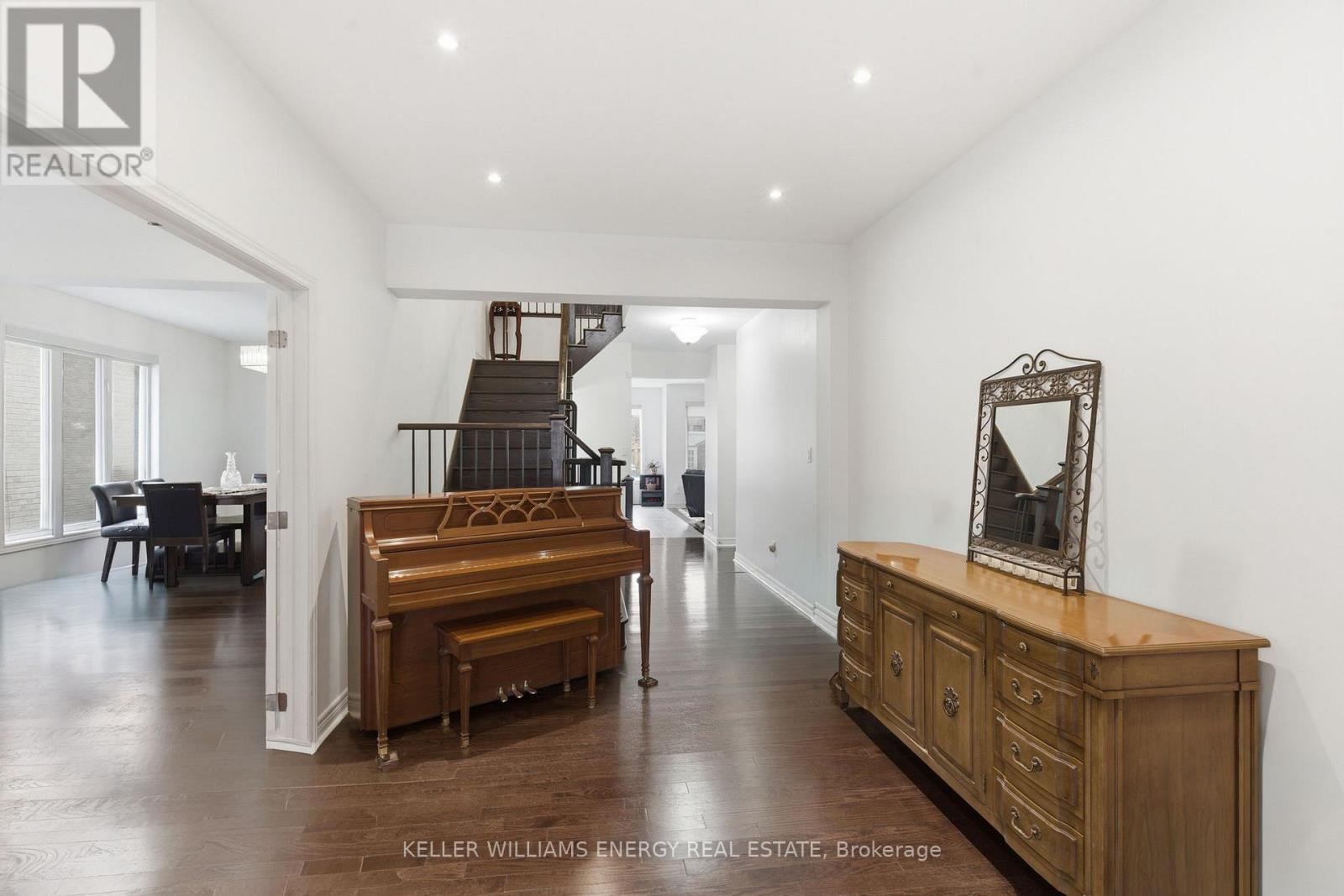 119 STEWART CRESCENT - 5