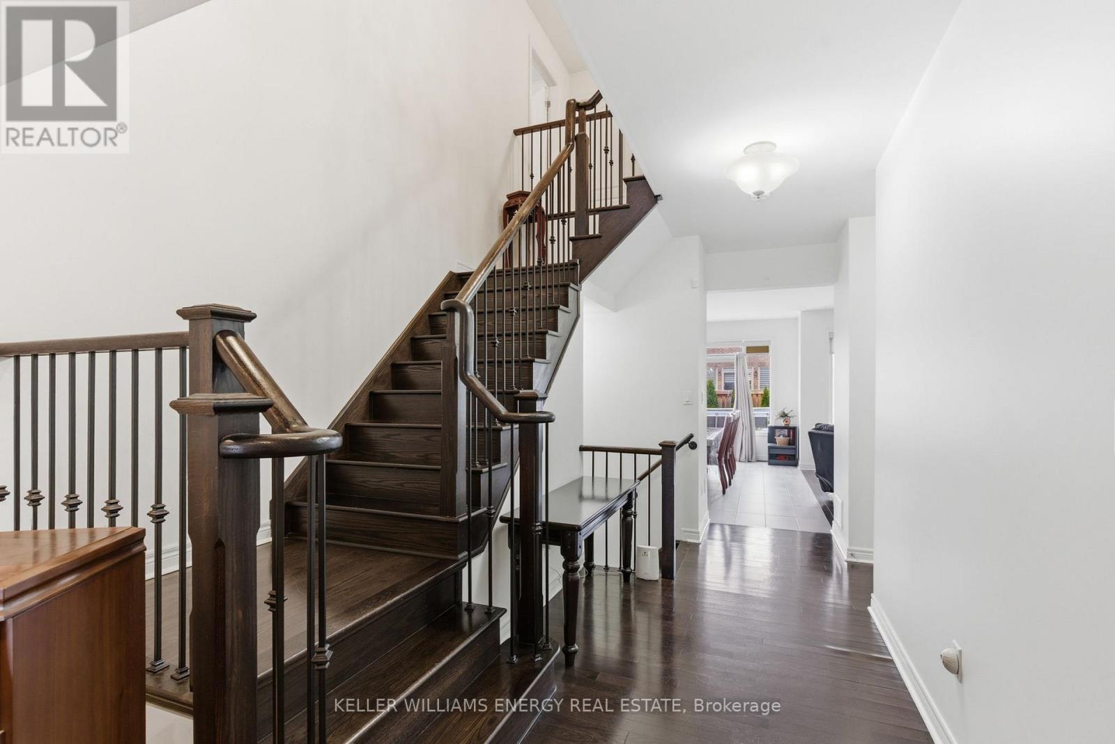 119 STEWART CRESCENT - 6