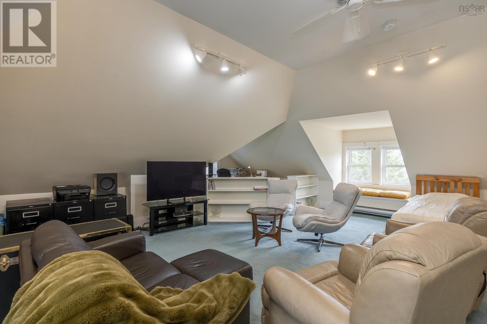 Property 40 of 52 of 504 Granville Street