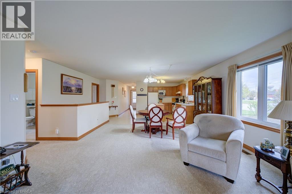 110 SOMERSET Road Unit# 1, Brantford, Ontario, N3R5A8 — Photo 7