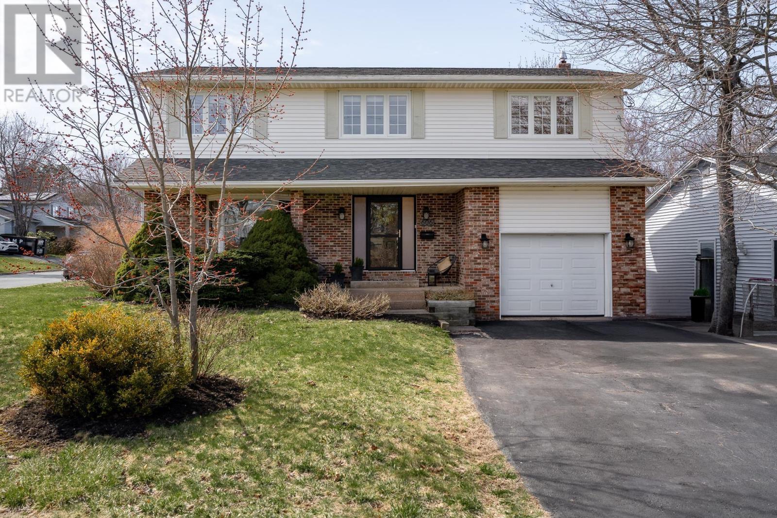 Property photo of 606 Basinview Drive