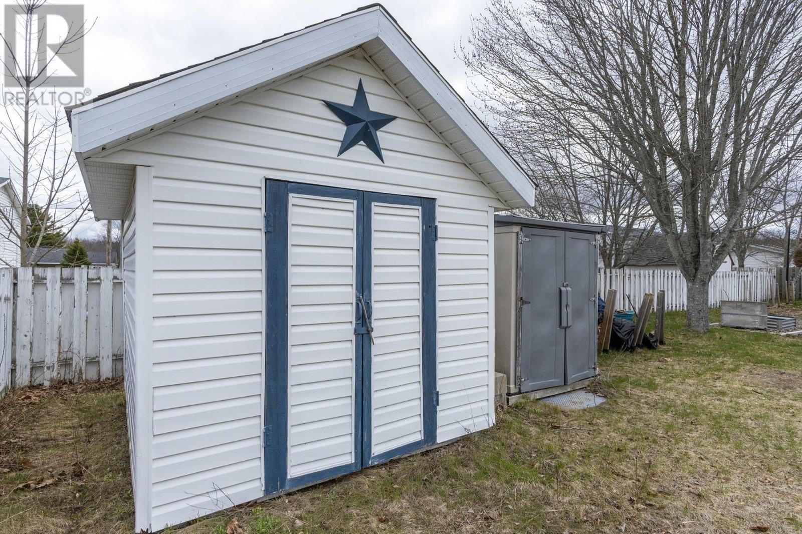 Property 34 of 43 of 612 Crystal Drive