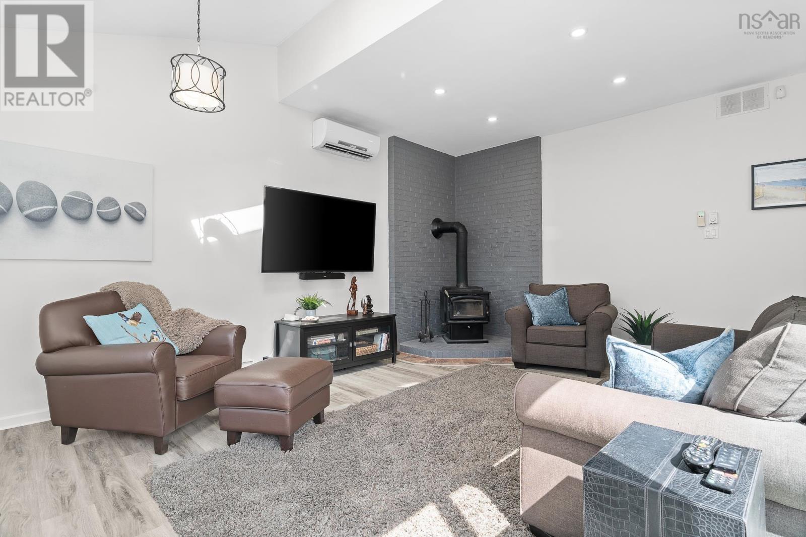 Property 5 of 40 of 606 Basinview Drive