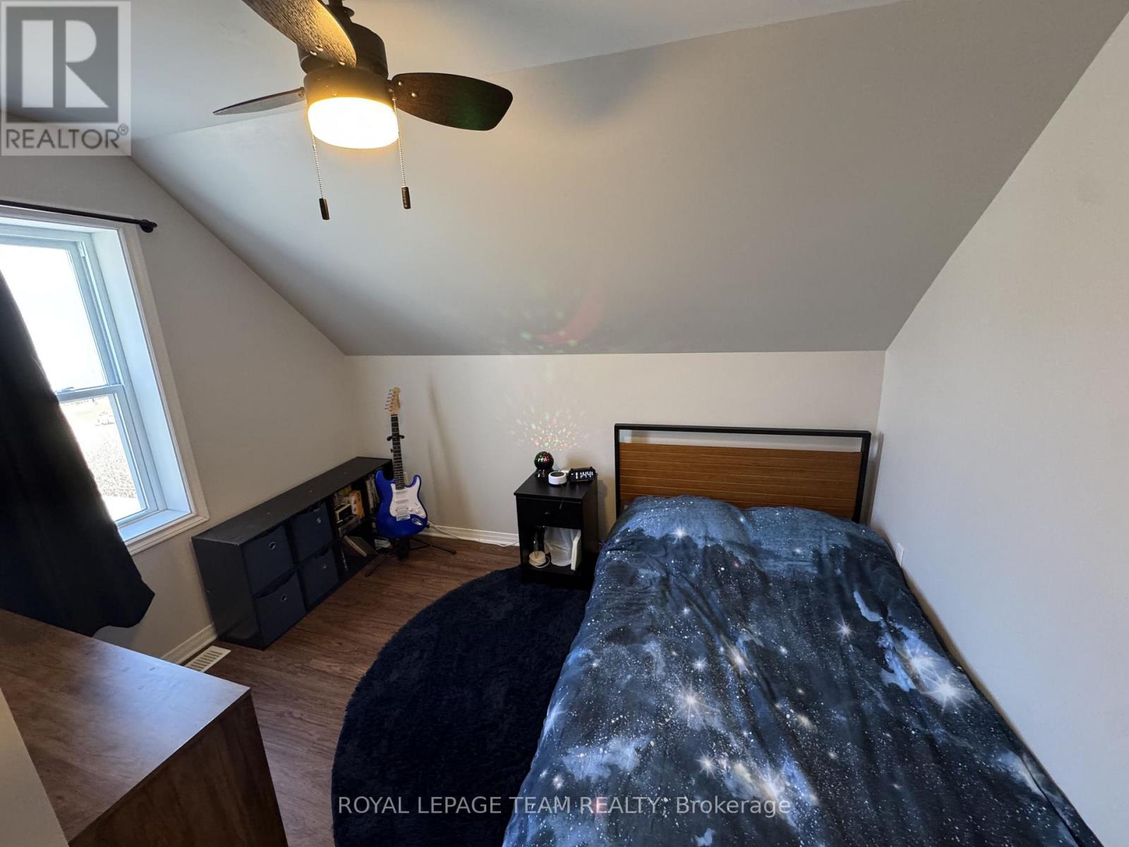 299 ELGIN STREET W - 16